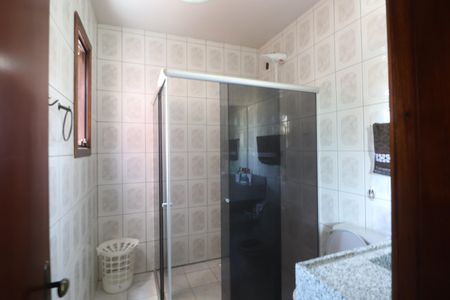 Casa à venda com 345m², 4 quartos e 5 vagasBanheiro