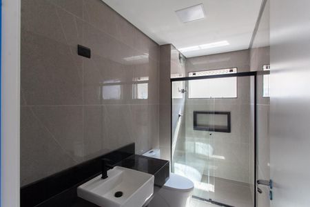 Casa à venda com 255m², 4 quartos e 2 vagas Casa à venda com 255m², 4 quartos e 2 vagasBanheiro Social 2