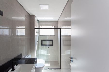 Casa à venda com 255m², 4 quartos e 2 vagas Casa à venda com 255m², 4 quartos e 2 vagasBanheiro Social 2