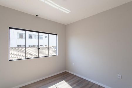 Casa à venda com 255m², 4 quartos e 2 vagas Casa à venda com 255m², 4 quartos e 2 vagasQuarto 2