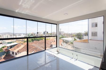 Casa à venda com 255m², 4 quartos e 2 vagas Casa à venda com 255m², 4 quartos e 2 vagasCopa