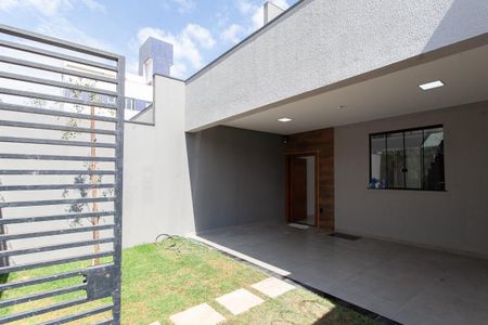 Casa à venda com 255m², 4 quartos e 2 vagas Casa à venda com 255m², 4 quartos e 2 vagasGaragem