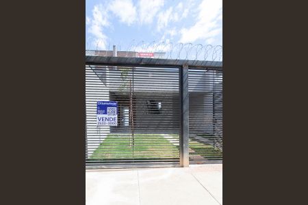 Casa à venda com 255m², 4 quartos e 2 vagas Casa à venda com 255m², 4 quartos e 2 vagasPlaquinha Instalada