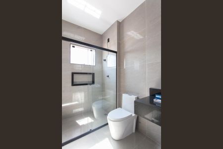 Casa à venda com 255m², 4 quartos e 2 vagas Casa à venda com 255m², 4 quartos e 2 vagasBanheiro da Suíte