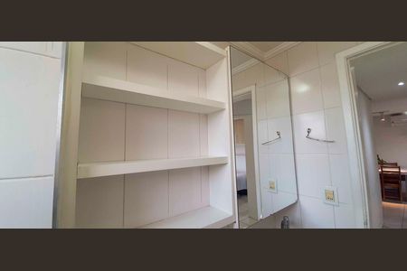 Apartamento à venda com 64m², 2 quartos e 1 vaga Apartamento à venda com 64m², 2 quartos e 1 vagaBanheiro