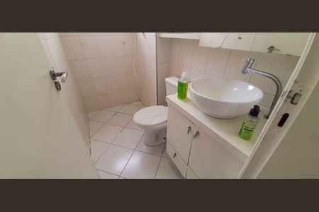 Apartamento à venda com 64m², 2 quartos e 1 vaga Apartamento à venda com 64m², 2 quartos e 1 vagaBanheiro