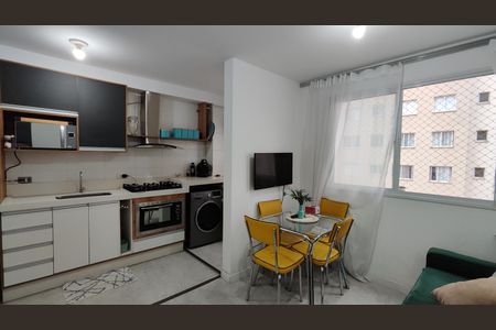 Sala de apartamento para alugar com 2 quartos, 42m² em Jardim Helian, São Paulo