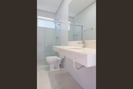 Casa de condomínio à venda com 170m², 3 quartos e 3 vagasBanheiro 1