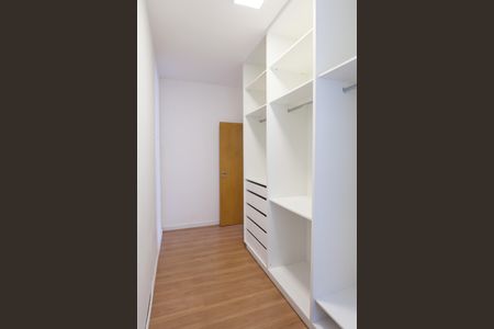 Casa de condomínio à venda com 170m², 3 quartos e 3 vagasCloset do quarto 3