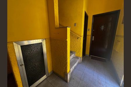 Apartamento à venda com 71m², 2 quartos e sem vaga Apartamento à venda com 71m², 2 quartos e sem vagaHall