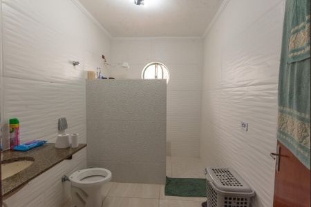 Casa à venda com 165m², 4 quartos e 5 vagas Casa à venda com 165m², 4 quartos e 5 vagasBanheiro da Suíte 2