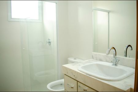 Apartamento para alugar com 160m², 3 quartos e 3 vagas Apartamento para alugar com 160m², 3 quartos e 3 vagasBanheiro da Suíte 1