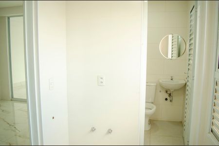 Apartamento para alugar com 160m², 3 quartos e 3 vagas Apartamento para alugar com 160m², 3 quartos e 3 vagasBanheiro de Serviço