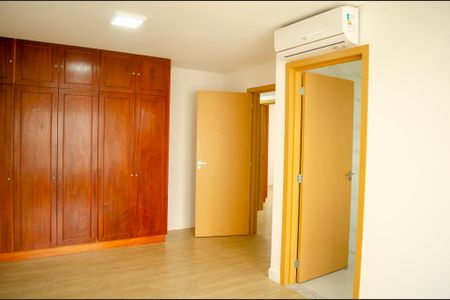 Apartamento para alugar com 160m², 3 quartos e 3 vagas Apartamento para alugar com 160m², 3 quartos e 3 vagasSuíte 3