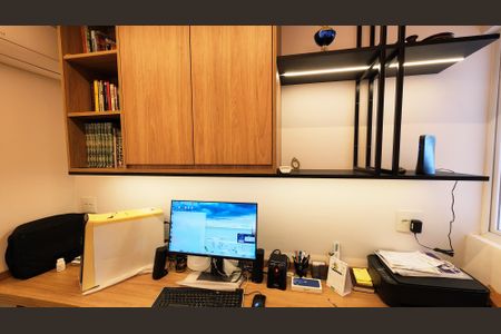 Apartamento à venda com 152m², 4 quartos e 2 vagas Apartamento à venda com 152m², 4 quartos e 2 vagasEscritório