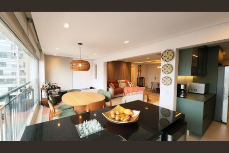 Apartamento à venda com 152m², 4 quartos e 2 vagas Apartamento à venda com 152m², 4 quartos e 2 vagasCozinha