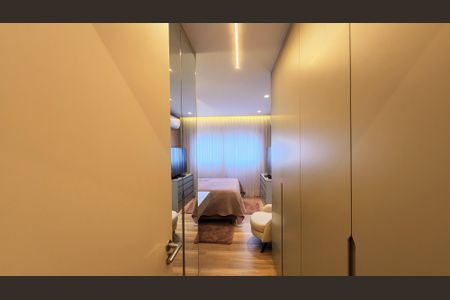 Apartamento à venda com 152m², 4 quartos e 2 vagas Apartamento à venda com 152m², 4 quartos e 2 vagasSuíte 1