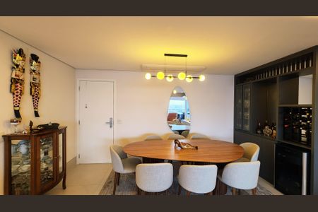 Apartamento à venda com 152m², 4 quartos e 2 vagas Apartamento à venda com 152m², 4 quartos e 2 vagasSala