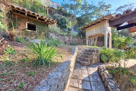 Casa de condomínio para alugar com 326m², 3 quartos e 3 vagas Casa de condomínio para alugar com 326m², 3 quartos e 3 vagasQuintal