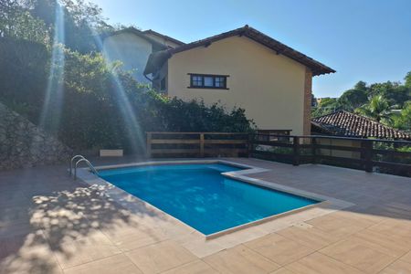 Casa de condomínio para alugar com 326m², 3 quartos e 3 vagas Casa de condomínio para alugar com 326m², 3 quartos e 3 vagasQuintal