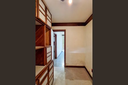 Casa de condomínio para alugar com 326m², 3 quartos e 3 vagas Casa de condomínio para alugar com 326m², 3 quartos e 3 vagasQuarto de Serviço