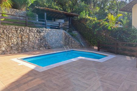 Casa de condomínio para alugar com 326m², 3 quartos e 3 vagas Casa de condomínio para alugar com 326m², 3 quartos e 3 vagasQuintal