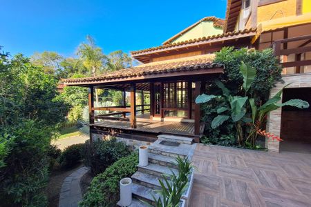 Casa de condomínio para alugar com 326m², 3 quartos e 3 vagas Casa de condomínio para alugar com 326m², 3 quartos e 3 vagasQuintal