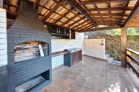 Casa de condomínio para alugar com 326m², 3 quartos e 3 vagas Casa de condomínio para alugar com 326m², 3 quartos e 3 vagasQuintal