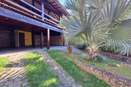 Casa de condomínio para alugar com 326m², 3 quartos e 3 vagas Casa de condomínio para alugar com 326m², 3 quartos e 3 vagasQuintal