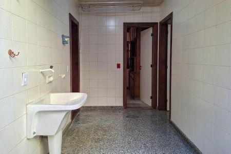Casa de condomínio para alugar com 326m², 3 quartos e 3 vagas Casa de condomínio para alugar com 326m², 3 quartos e 3 vagasÁrea de Serviço