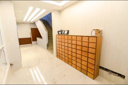 Apartamento à venda com 72m², 2 quartos e 1 vaga Apartamento à venda com 72m², 2 quartos e 1 vagaHall