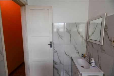 Apartamento à venda com 72m², 2 quartos e 1 vaga Apartamento à venda com 72m², 2 quartos e 1 vagaBanheiro Social