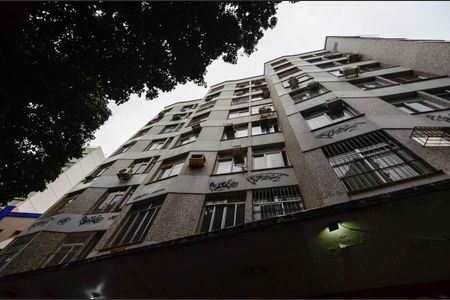 Apartamento à venda com 72m², 2 quartos e 1 vaga Apartamento à venda com 72m², 2 quartos e 1 vagaFachada