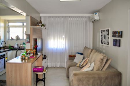 Sala de apartamento à venda com 3 quartos, 70m² em Partenon, Porto Alegre
