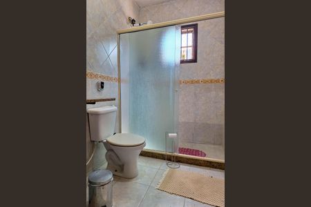 Casa à venda com 200m², 3 quartos e 2 vagas Casa à venda com 200m², 3 quartos e 2 vagasBanheiro Social