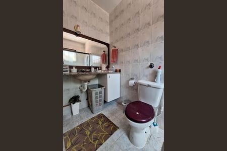 Casa à venda com 200m², 3 quartos e 2 vagas Casa à venda com 200m², 3 quartos e 2 vagasBanheiro da Suíte 1