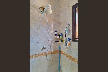 Casa à venda com 200m², 3 quartos e 2 vagas Casa à venda com 200m², 3 quartos e 2 vagasBanheiro Social