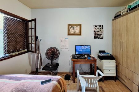 Casa à venda com 200m², 3 quartos e 2 vagas Casa à venda com 200m², 3 quartos e 2 vagasQuarto 2