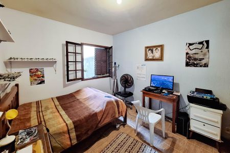 Casa à venda com 200m², 3 quartos e 2 vagas Casa à venda com 200m², 3 quartos e 2 vagasQuarto 2