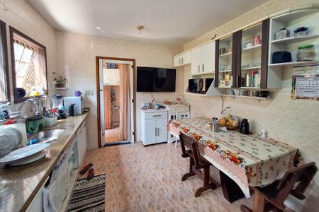 Casa à venda com 200m², 3 quartos e 2 vagas Casa à venda com 200m², 3 quartos e 2 vagasCozinha