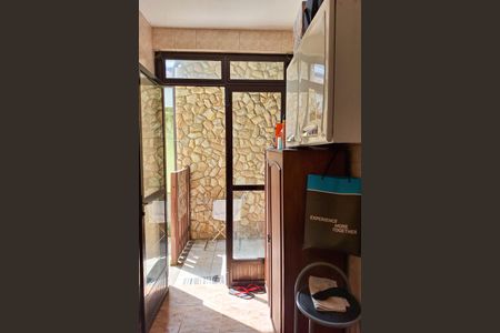 Casa à venda com 200m², 3 quartos e 2 vagas Casa à venda com 200m², 3 quartos e 2 vagasÁrea de Serviço