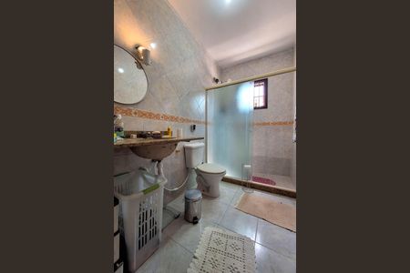 Casa à venda com 200m², 3 quartos e 2 vagas Casa à venda com 200m², 3 quartos e 2 vagasBanheiro Social