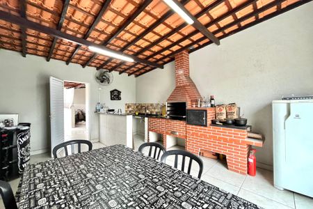 Casa à venda com 150m², 3 quartos e 1 vaga Casa à venda com 150m², 3 quartos e 1 vagaChurrasqueira