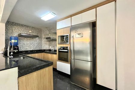 Casa à venda com 150m², 3 quartos e 1 vaga Casa à venda com 150m², 3 quartos e 1 vagaCozinha