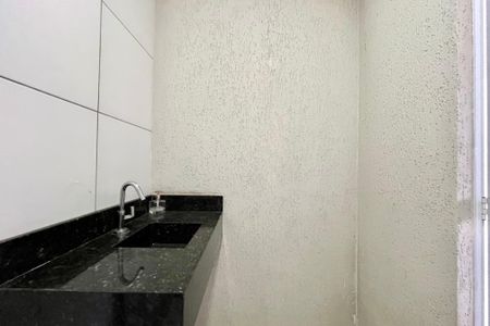 Casa à venda com 150m², 3 quartos e 1 vaga Casa à venda com 150m², 3 quartos e 1 vagaBanheiro de Serviço