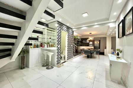 Casa à venda com 150m², 3 quartos e 1 vaga Casa à venda com 150m², 3 quartos e 1 vagaSala