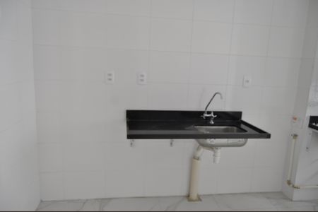 Cozinha de apartamento para alugar com 2 quartos, 48m² em Del Castilho, Rio de Janeiro