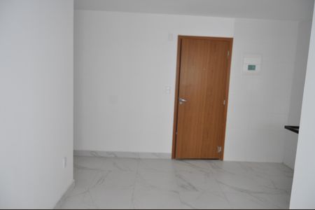 Sala de apartamento para alugar com 2 quartos, 48m² em Del Castilho, Rio de Janeiro