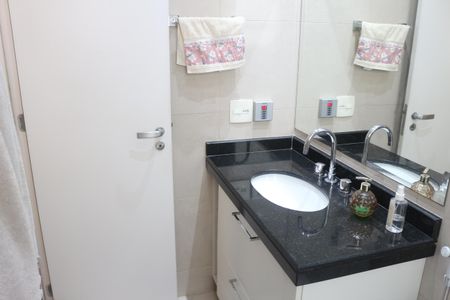 Apartamento à venda com 144m², 3 quartos e 2 vagasBanheiro da Suíte 