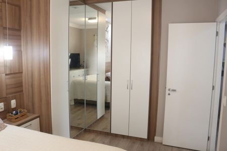 Apartamento à venda com 144m², 3 quartos e 2 vagas Apartamento à venda com 144m², 3 quartos e 2 vagasSuíte